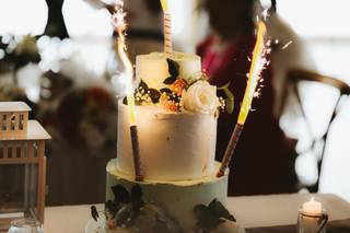 Tarta de boda con bengalas