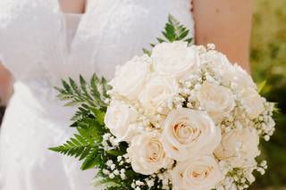 Ramos de novia sencillos con rosas blancas