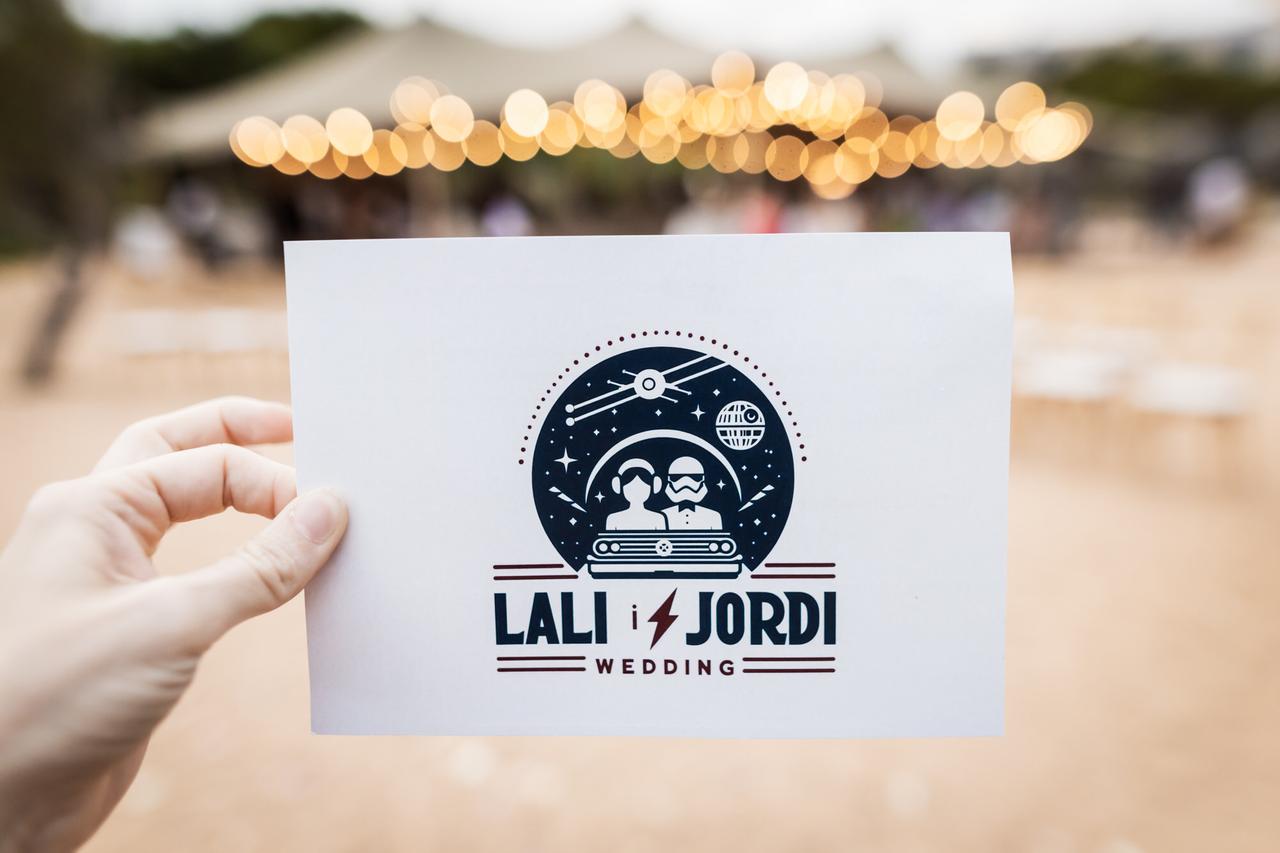 Cuándo se dan las invitaciones de boda: invitación inspirada en Star Wars