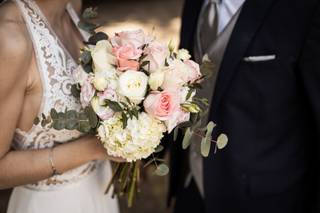 Ramo de novia sencillo para civil con rosas de distintos colores