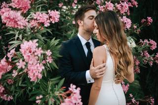 Chica con uno de los peinados de novia con pelo suelto