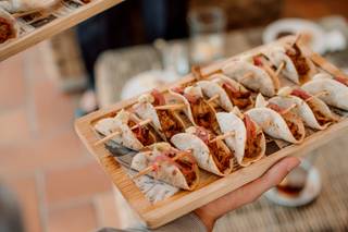 Aperitivos para bodas: pinchos con pan pita