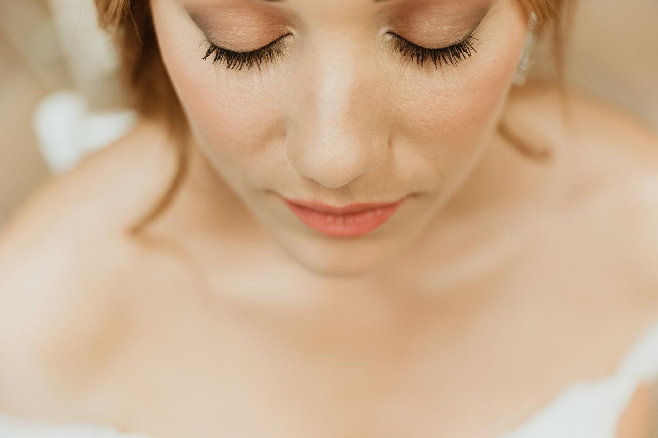 Primer plano de una novia guapísima el día de la boda