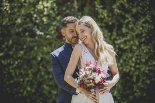 Peinados novia pelo suelto con diadema floral