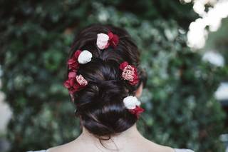 Peinados de novia recogidos con flores