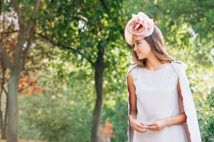 Tocados de invitada para bodas de verano