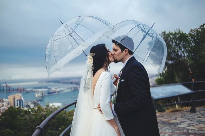 Reportaje de boda en un día de lluvia: 5 ideas maravillosas