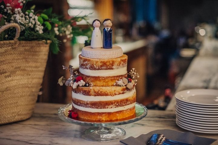 8 materiales para los 'cake toppers' de vuestra tarta nupcial