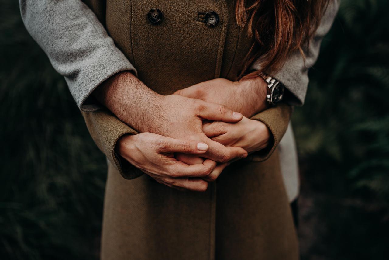Música romántica para escuchar en pareja antes o después de la boda