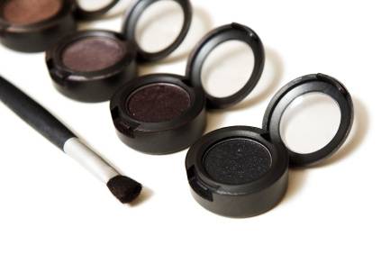 Tutorial de maquillaje en look ahumado para bodas de tarde