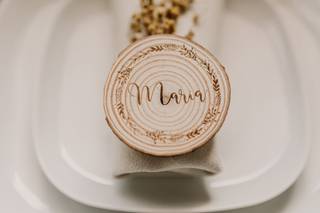 Detalles de boda para invitados baratos: sitting de madera personalizado