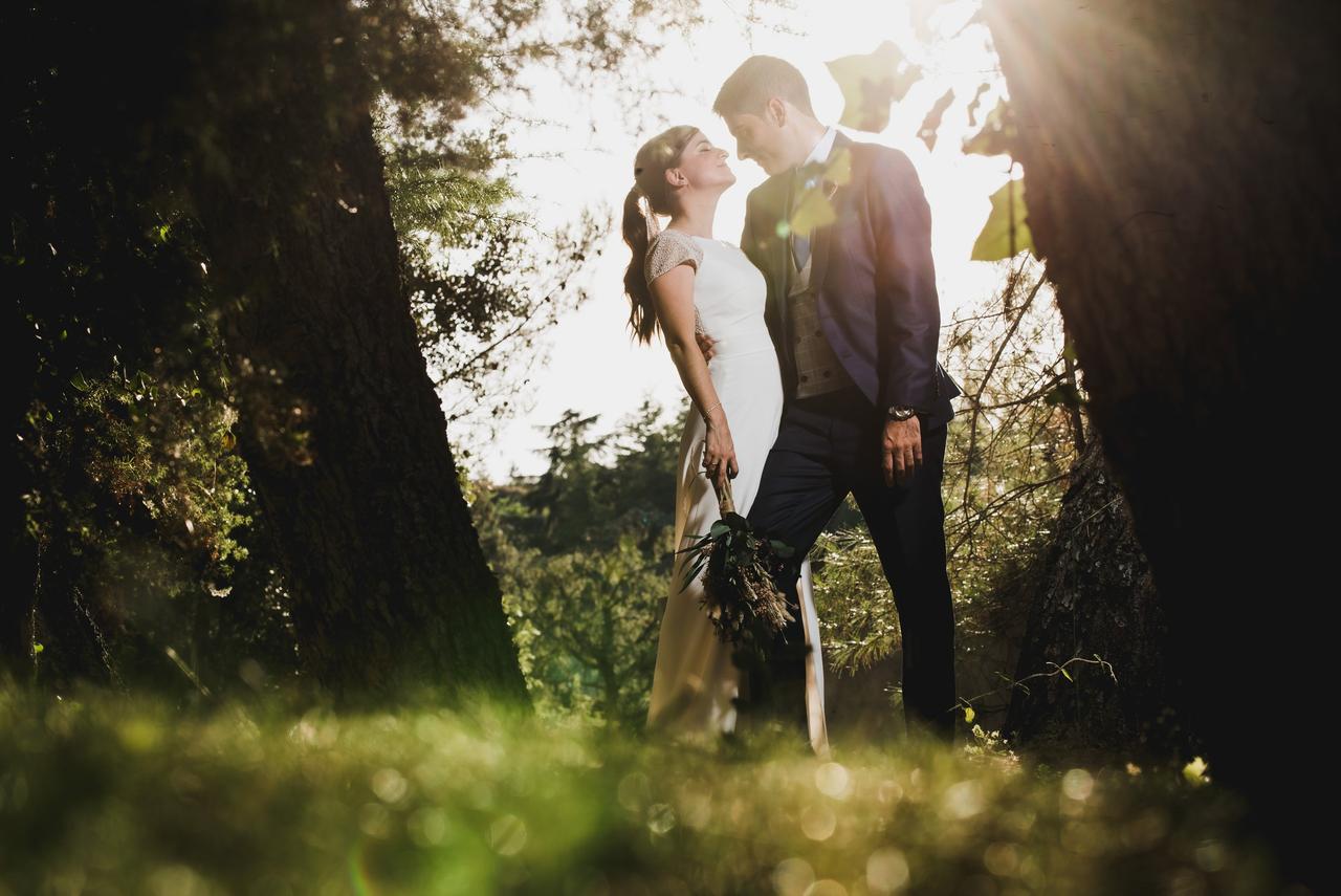 Coletas para bodas: novia con coleta con ondas