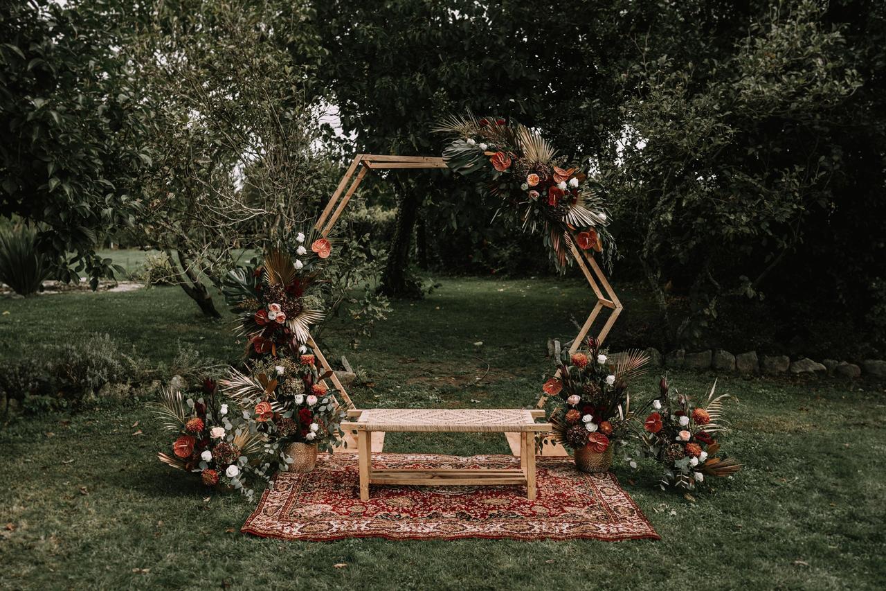 Arcos de flores para la decoración de la boda