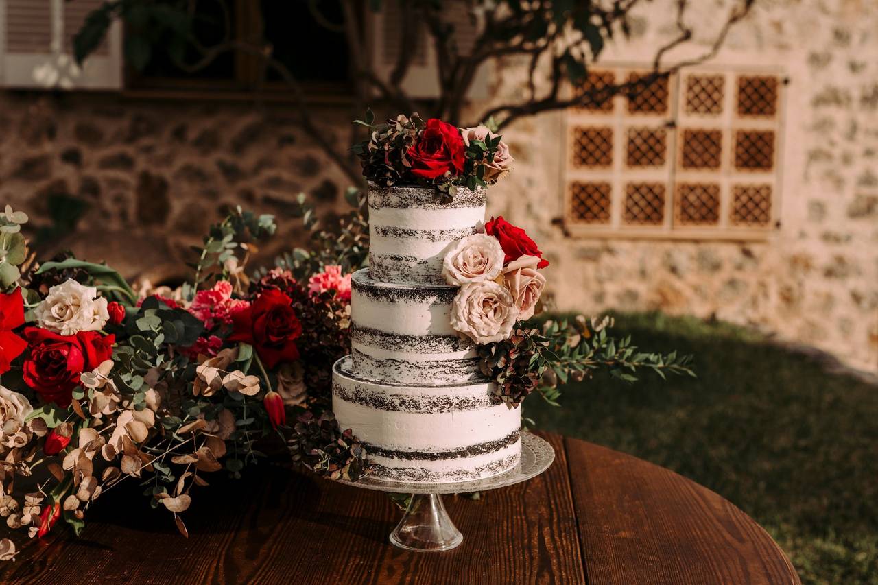 Florecer pálido Conflicto Cómo elegir la tarta de boda: todo lo que debéis saber