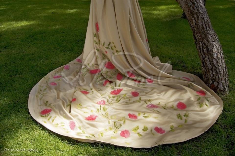 Vestidos de novia y detalles pintados a mano