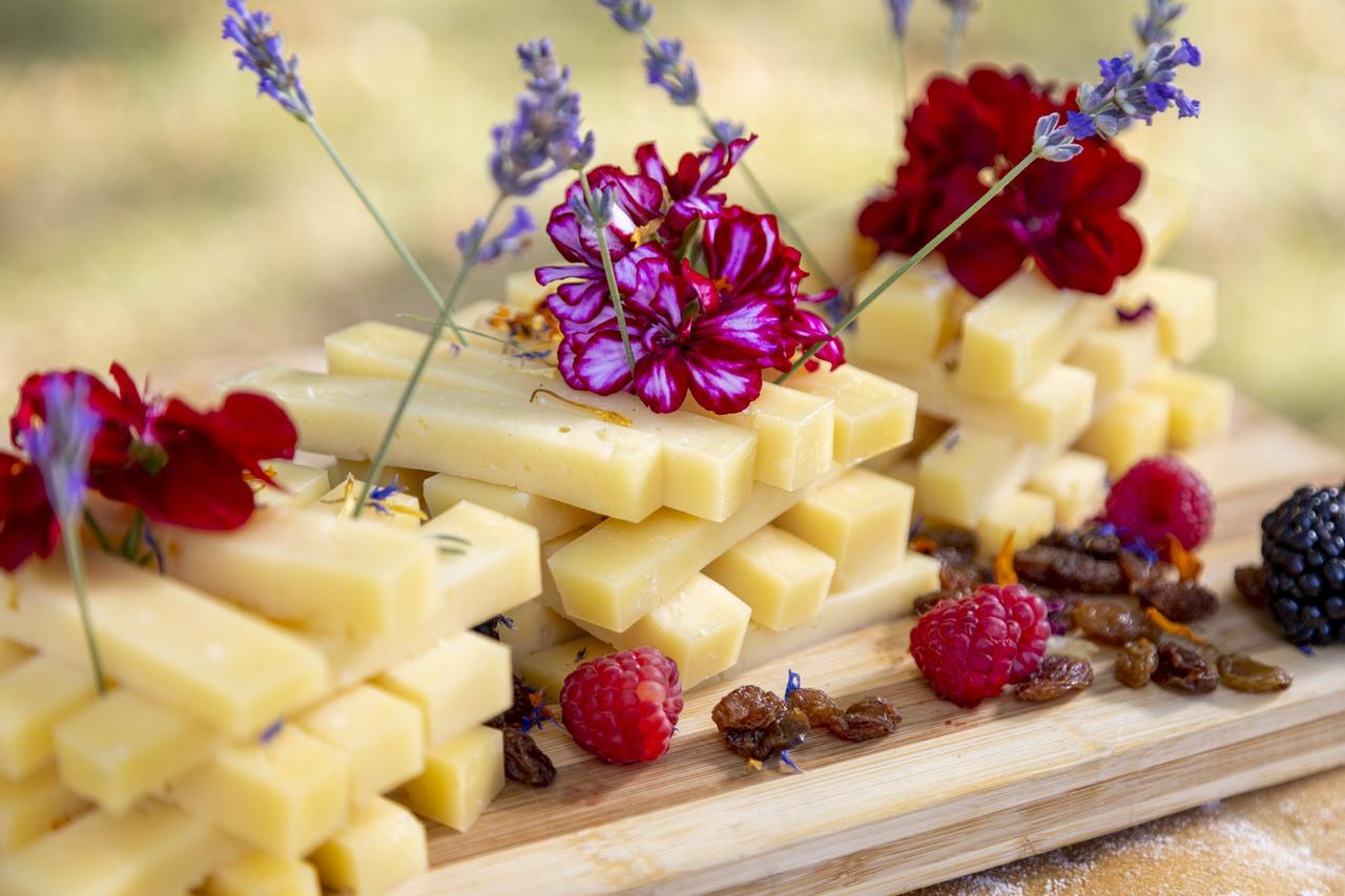 Aperitivos para bodas: bufet de quesos