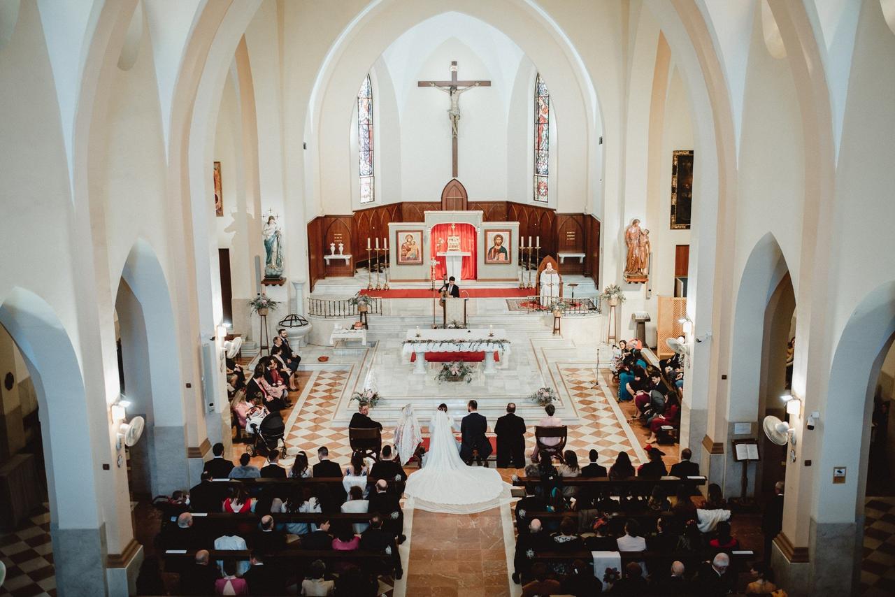 Interior de iglesia católica