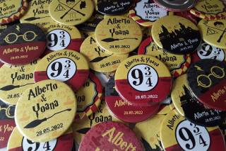 Boda temática Harry Potter: chapas con diferentes motivos de Harry Potter