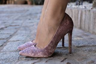 Zapatos de novia rosas grabados