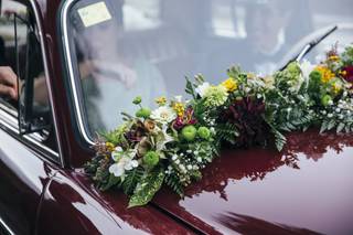 Decoración de coche clasico para boda en Zaragoza. - Floristería