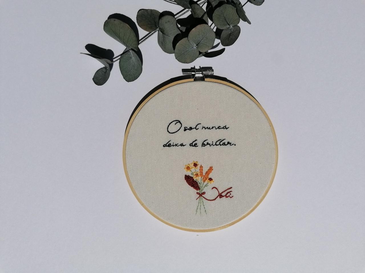 Regalos originales de boda para invitados: bastidor hecho a mano