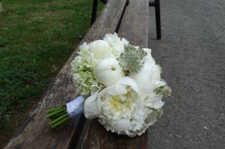 Ramos de novia con peonías: el romanticismo de una flor única