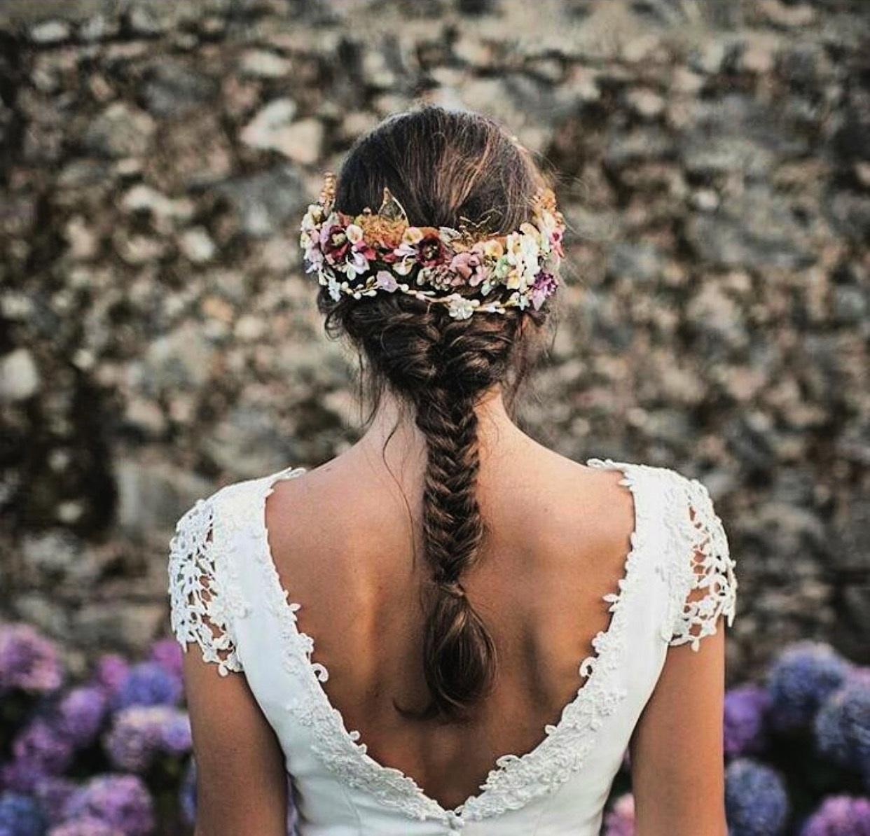 Peinados recogidos de novia con trenza