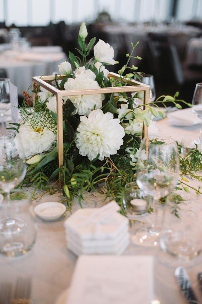 Centros de mesa geométricos de forma cuadrada para el banquete de boda