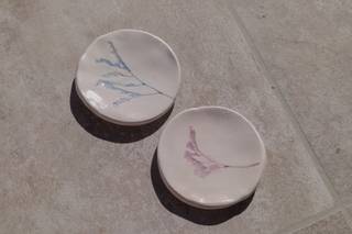 Regalos originales de boda para invitados: platos de cerámica