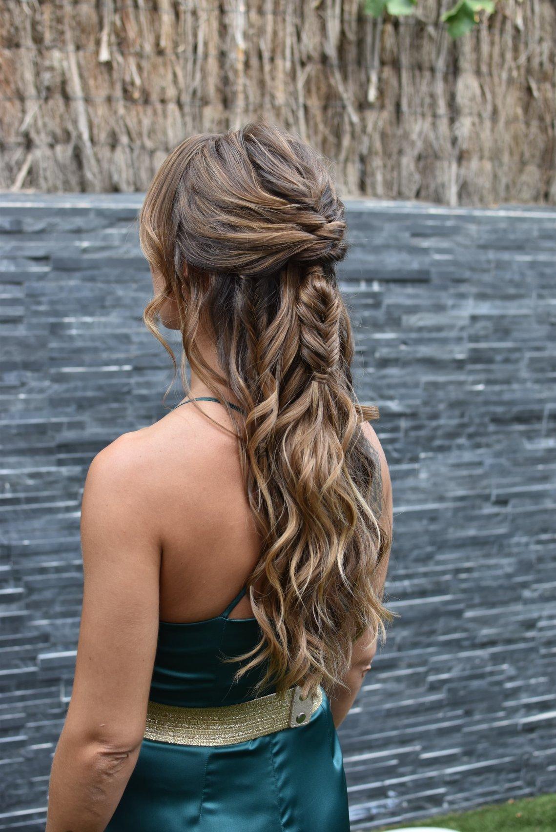 Recogidos invitada boda: semirecogido con ondas