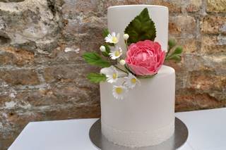 Tarta de boda con flores de azúcar