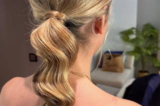 Recogidos invitada boda: coleta con ondas glam