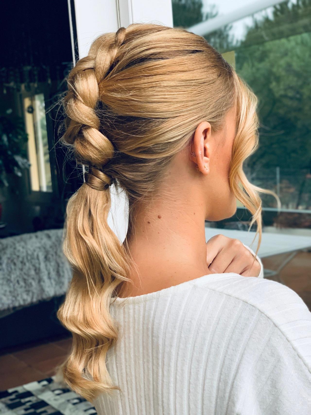 Recogidos invitada boda: coleta estilo mohicano con trenzado superior