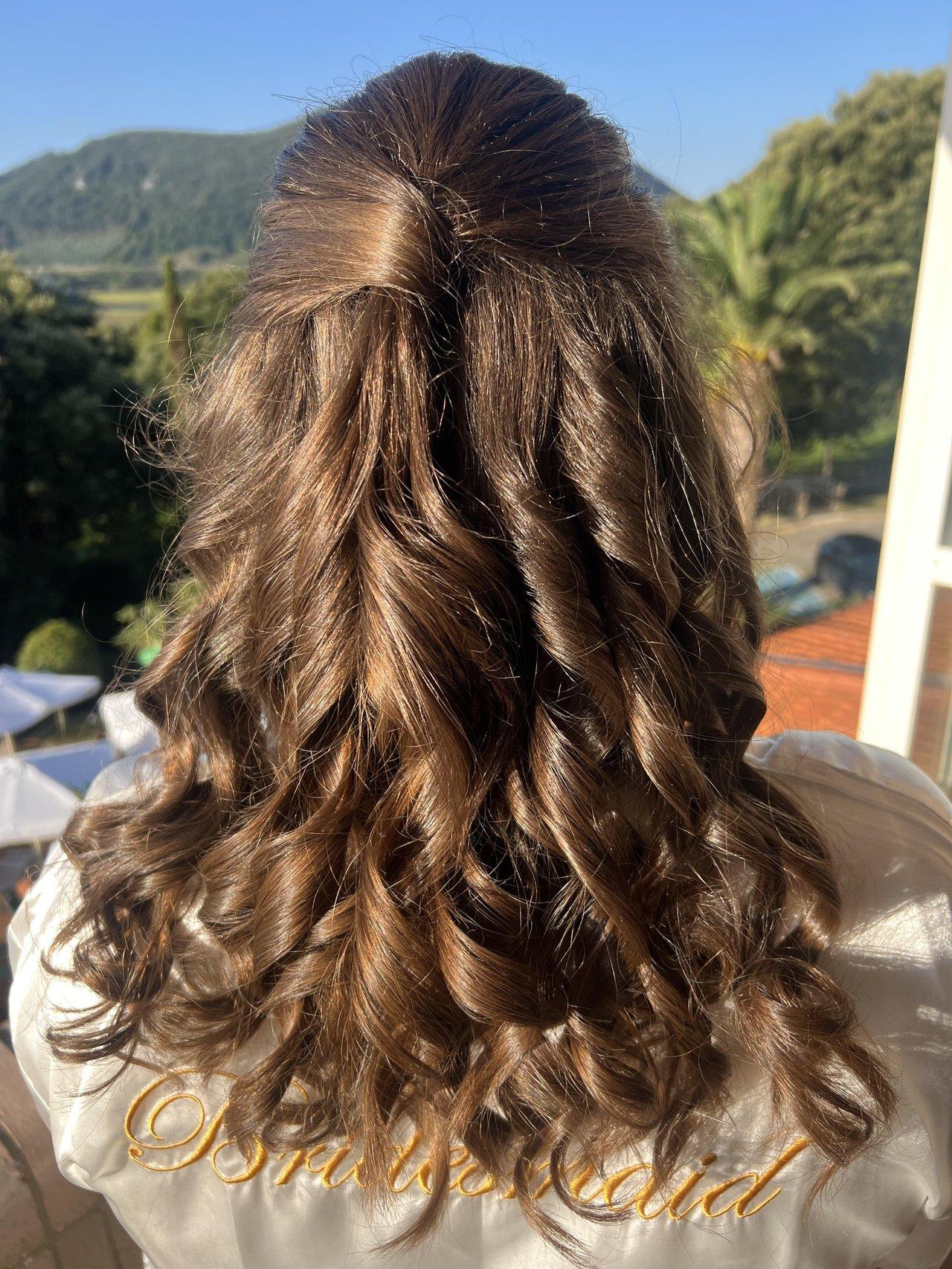Recogidos invitada boda: semirecogido con ondas