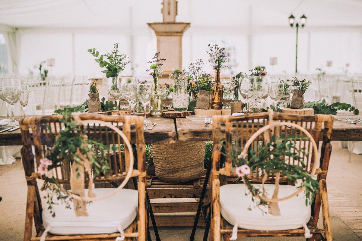 Bodas sencillas: mesa presidencial de un banquete de boda