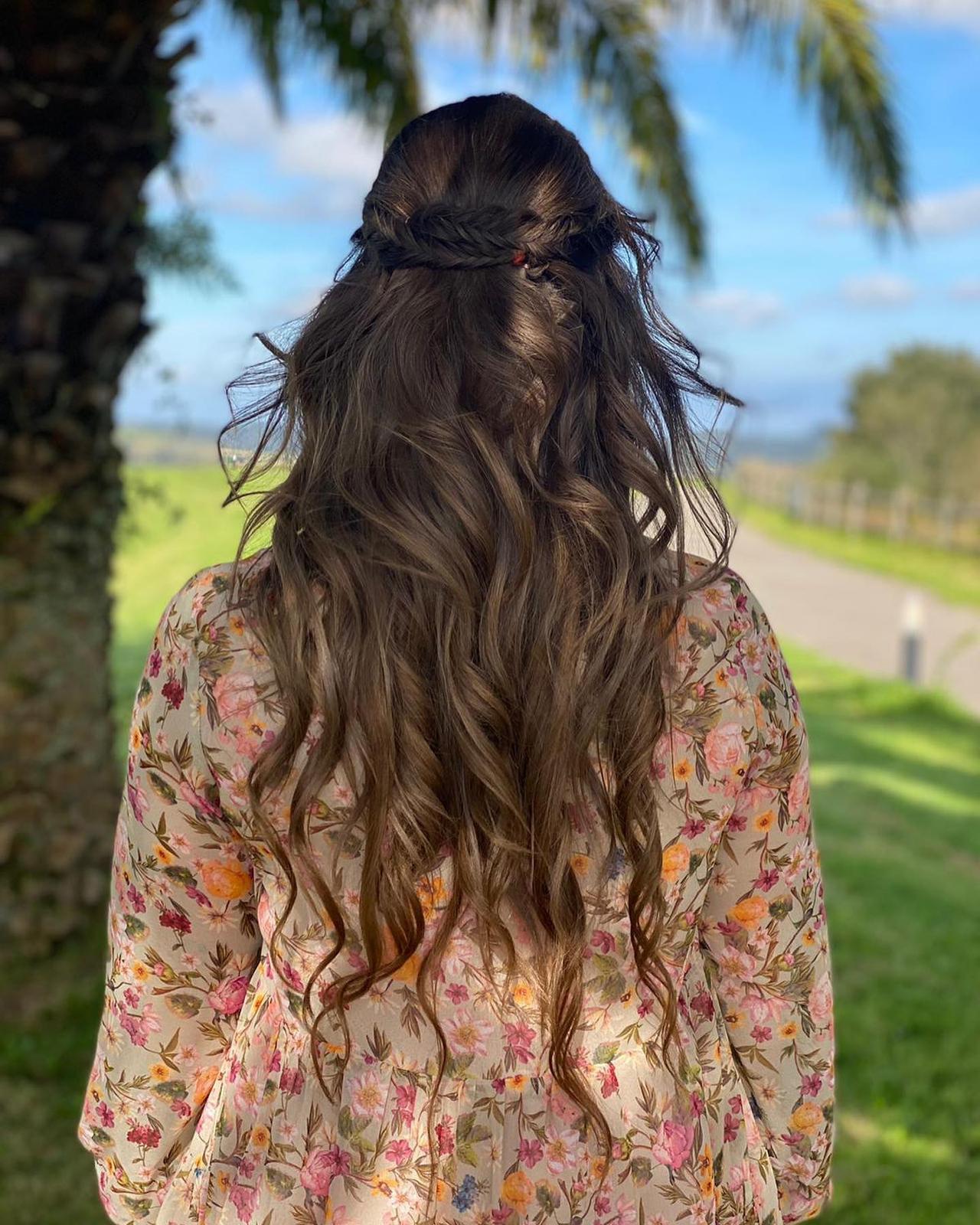 Recogidos invitada boda: semirecogido con ondas y vestido de flores