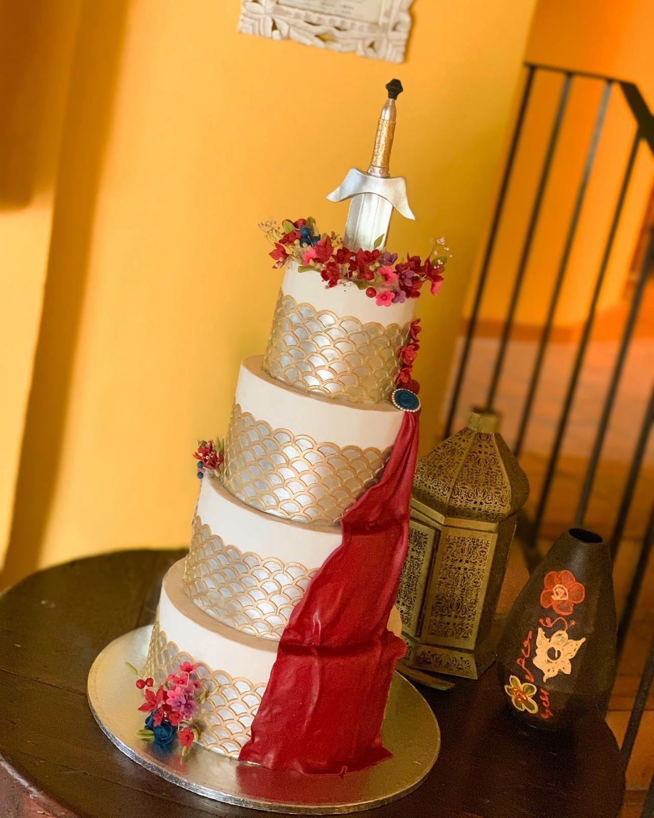 bodas medievales: tarta de 4 pisos