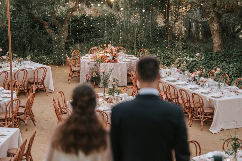 Los 10 errores que debes evitar al contratar el banquete de tu boda (y cómo acertar con el catering)