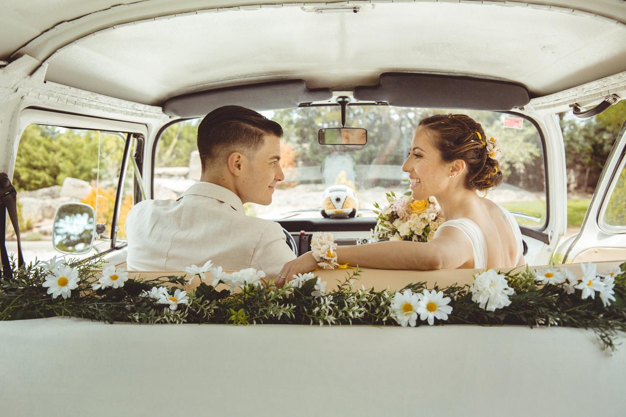 Decoración del coche de la boda fotografías e imágenes de alta