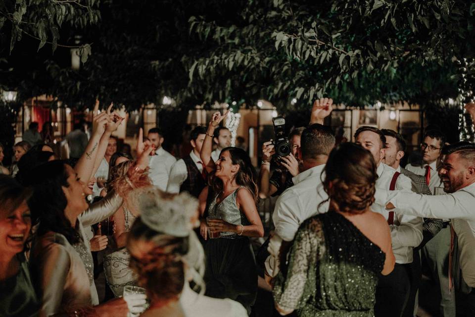 80 canciones para bailar en una boda hasta el final de la noche