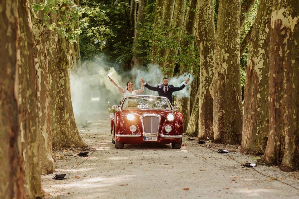 Cómo elegir el coche de boda perfecto: precios, tipos y consejos