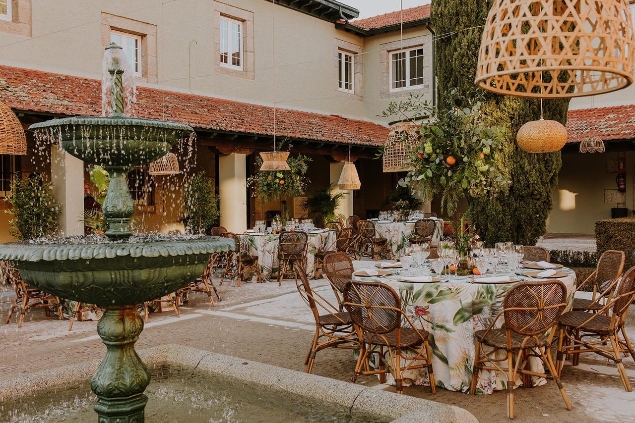 banquete nupcial en el patio del Palacio de la Margarita 