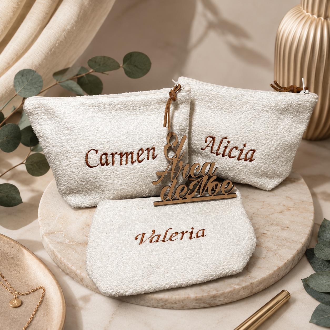 Regalos originales de boda para invitados: neceseres personalizados