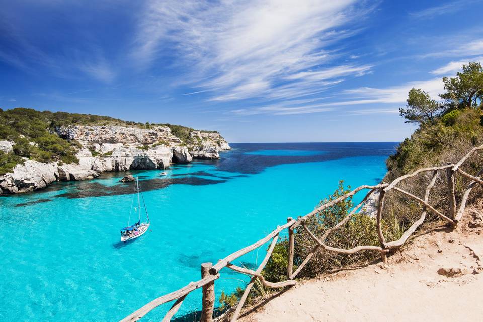 Luna de miel en Menorca. Los mejores planes para enamorados