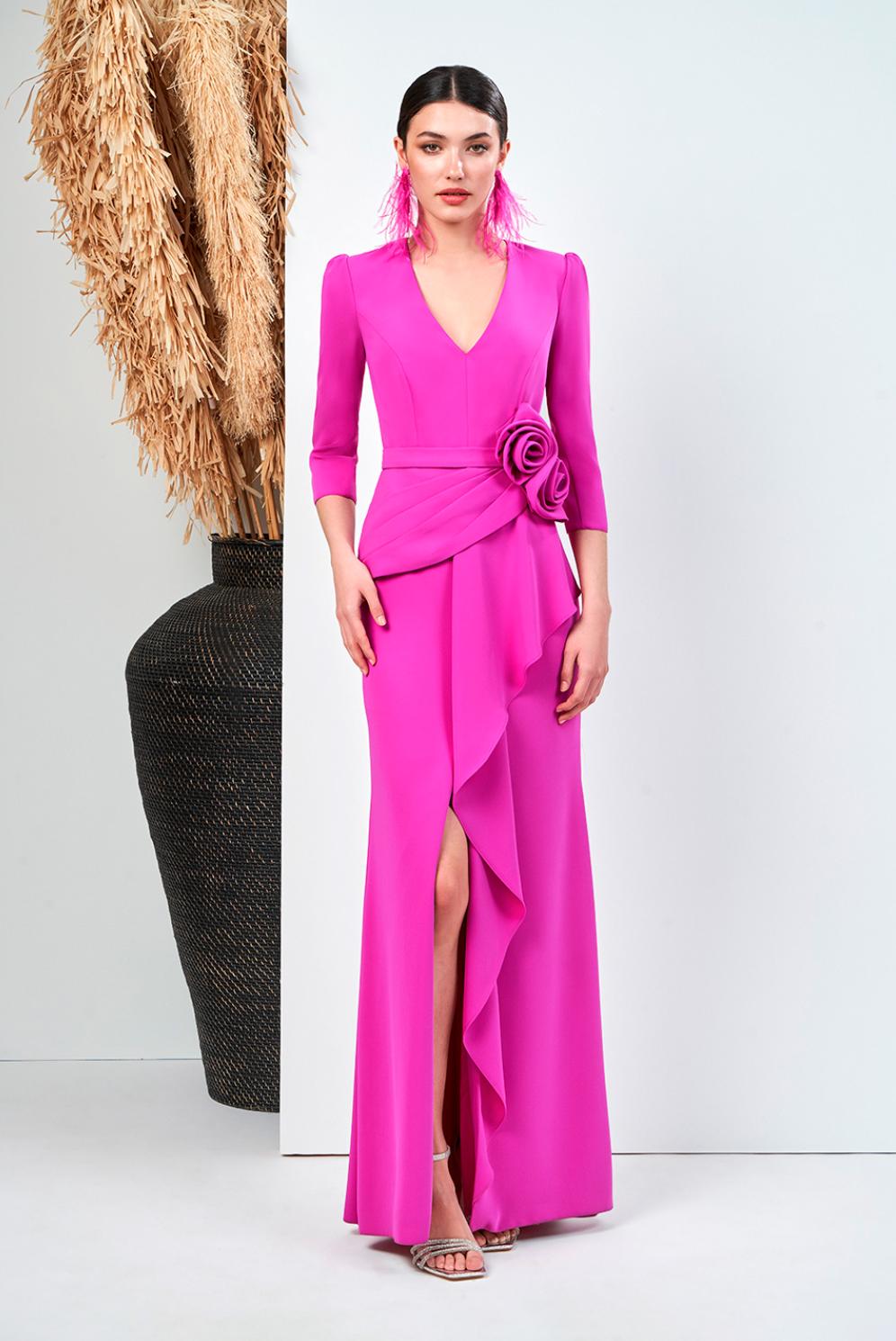 Madrina elegant sencilla: vestido de fiesta fucsia con flor en cintura