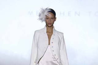 Vestido boda civil de seda y largo con chaqueta americana