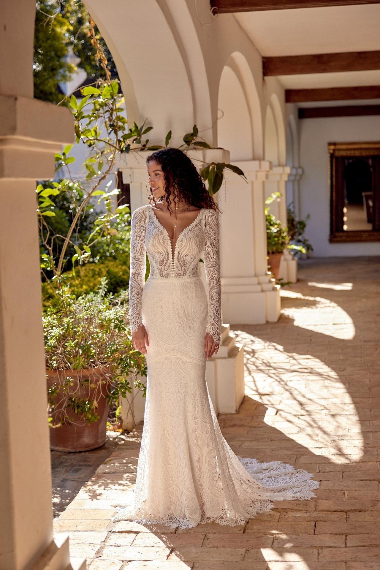 Vestidos de novia manga larga con escote en V