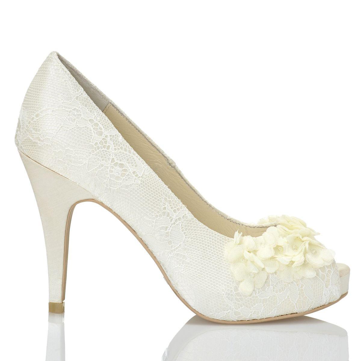 Zapatos de novia vintage con flores en 3D