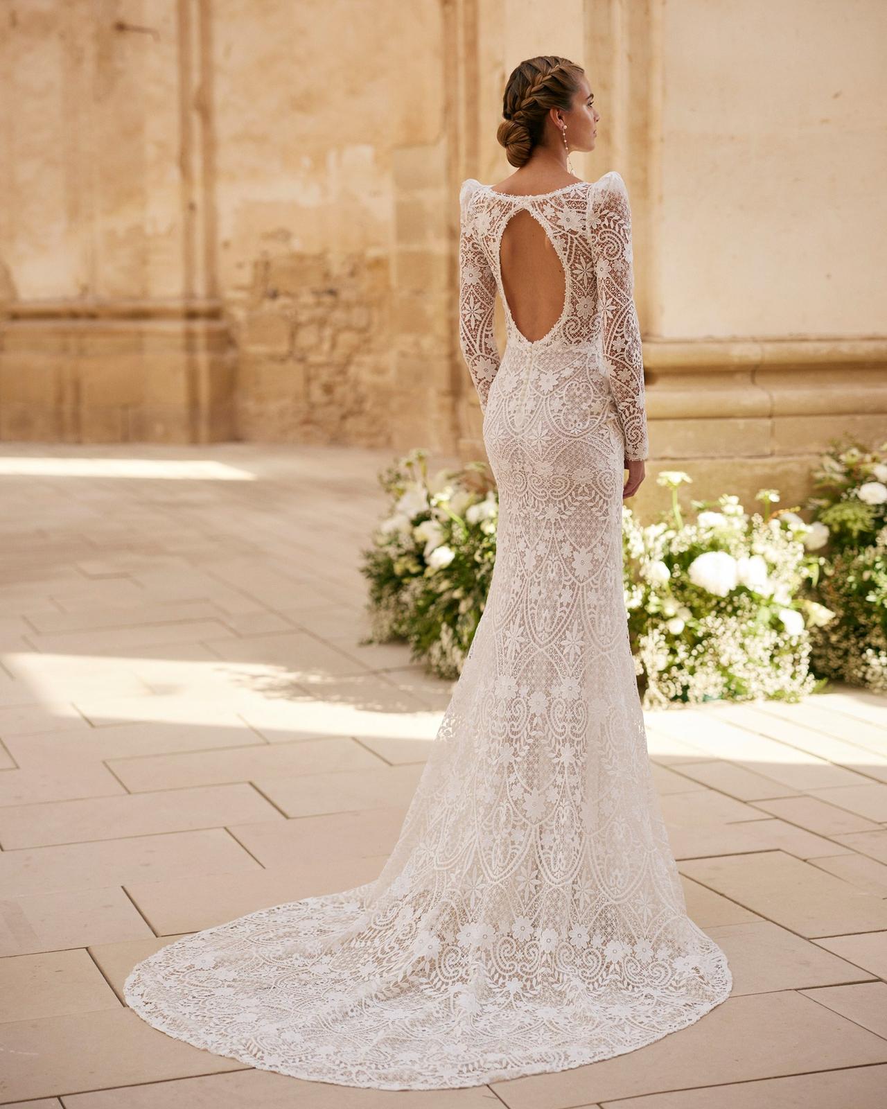 Vestido boda civil con transparencias y espalda descubierta