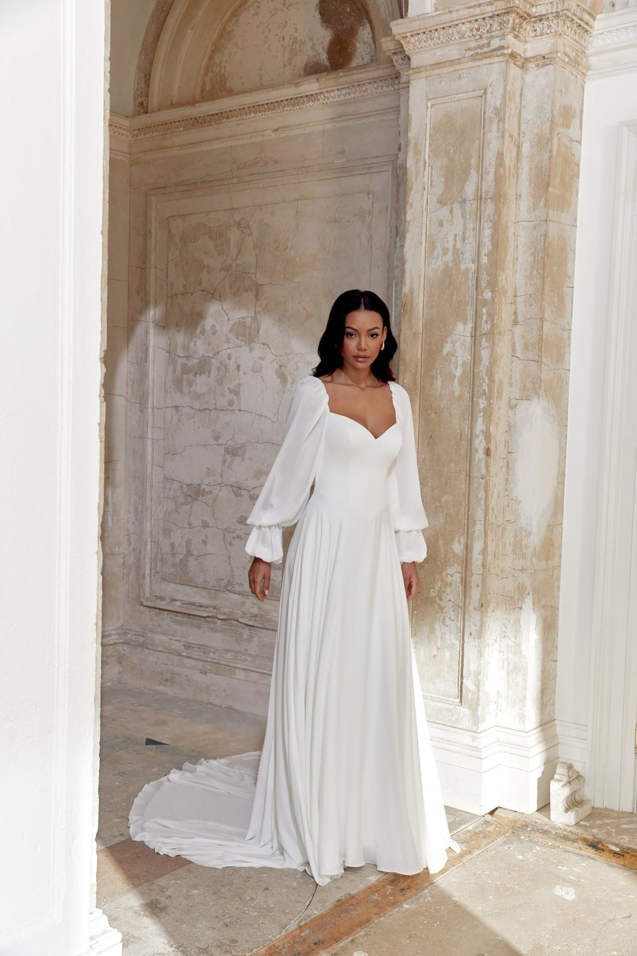 Vestidos de novia manga larga elegantes, con escote corazón